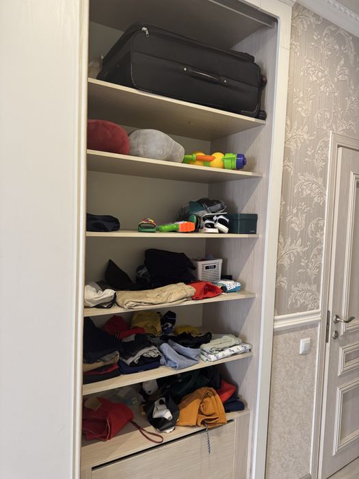 Срочно продаю шкаф купе