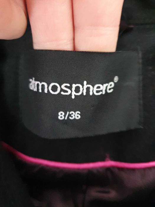 Palton haina atmosphere