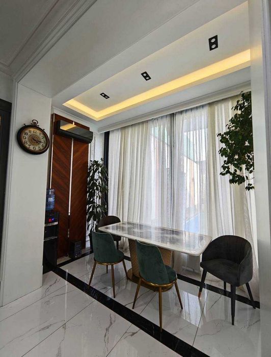 Дом Мирзо Улугбекский район Центр Луначарского 450 кв.м 5.17 соток