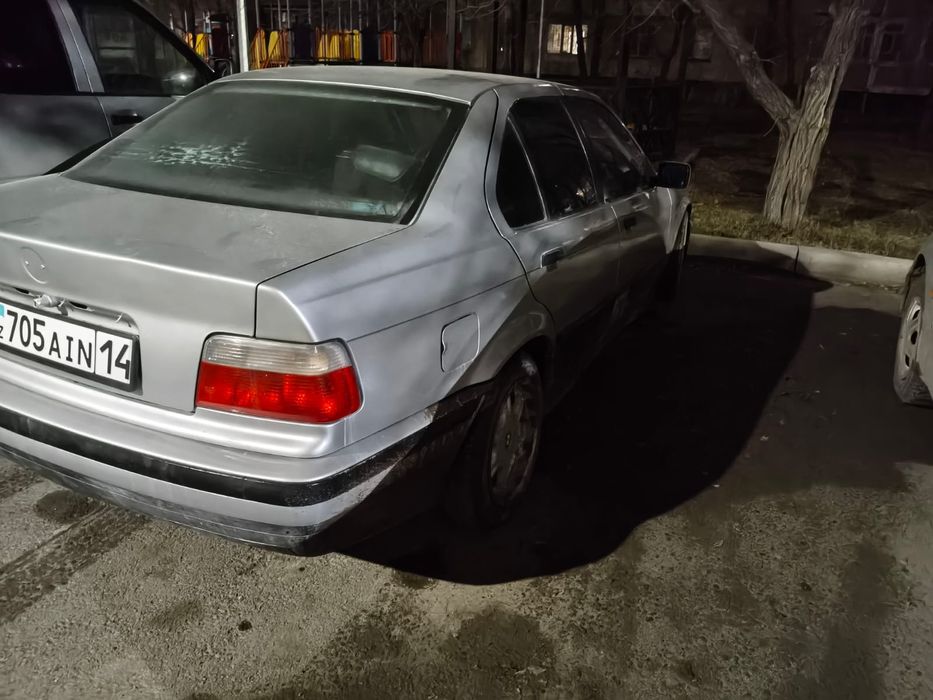 Продам BMW E318...