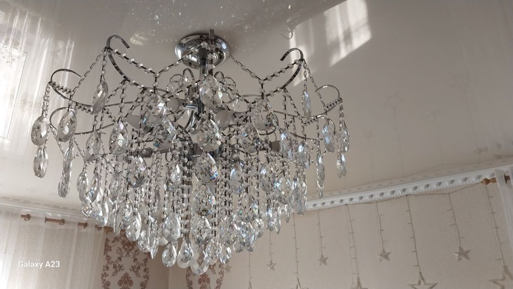 Хрустальная люстра