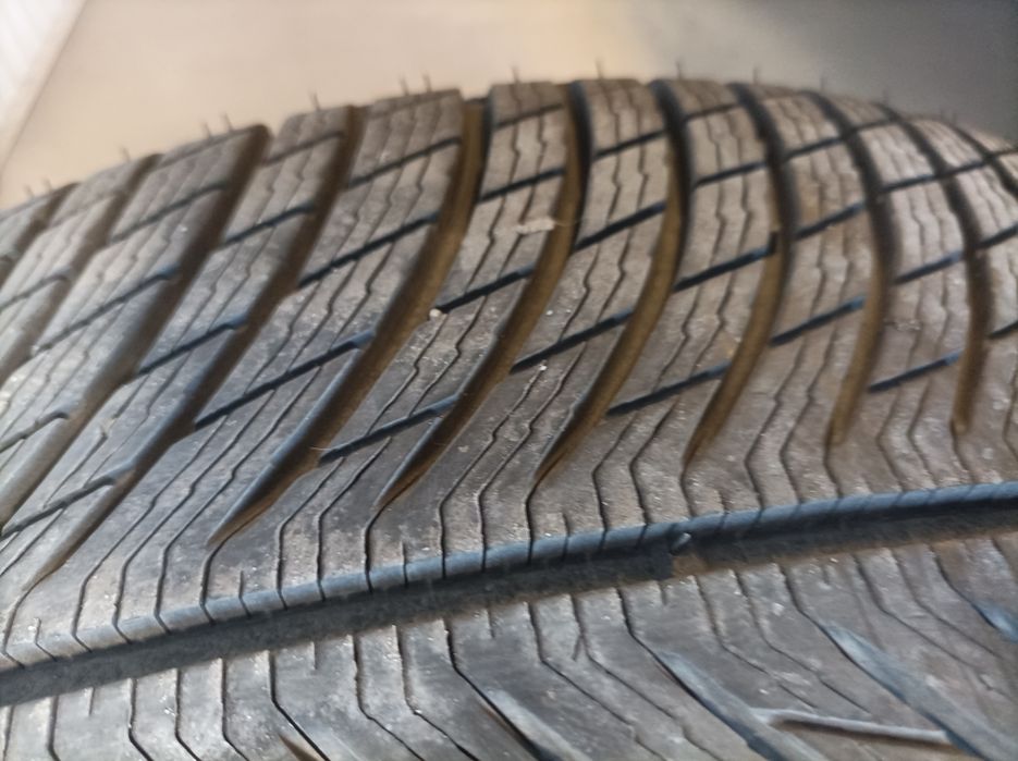 Продавам 4 зимни гуми 295/35/21 Michelin PA 5-480 евро.