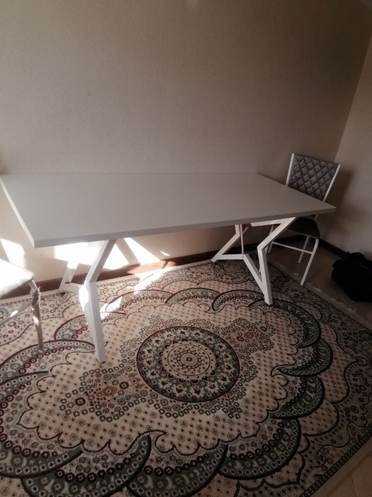 Столы и стулья разных размеров