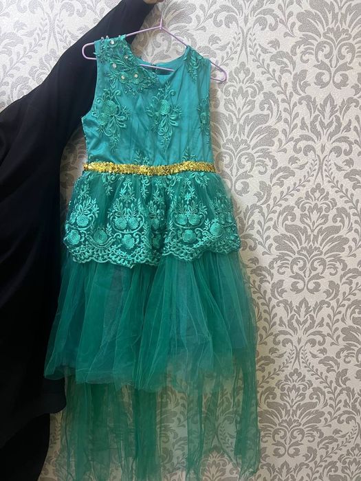 Вечерное  платье с детьми