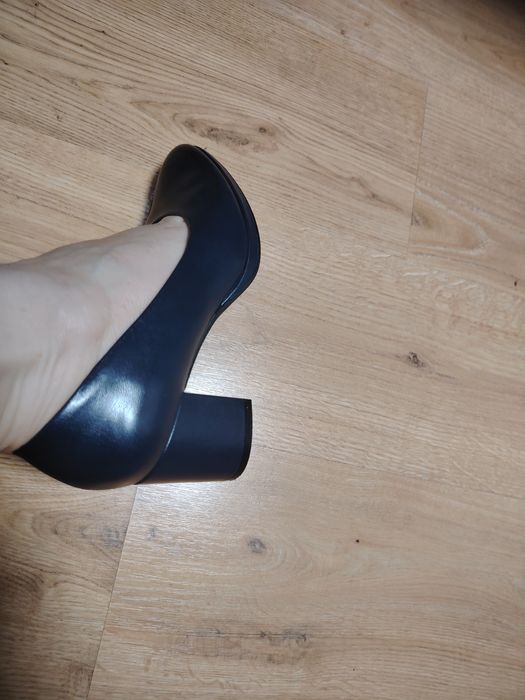 Тъмносини обувки 38 номер