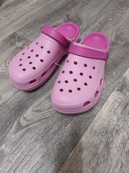 Продам тапочки CROCS