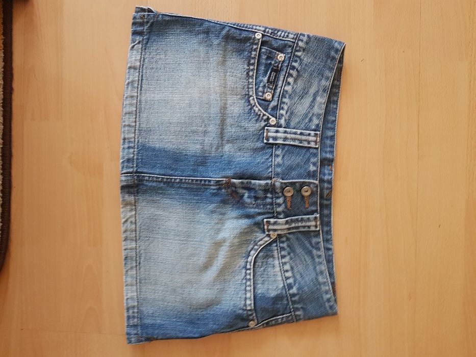 Дънкови, кожени поли и панталонче за момиченца