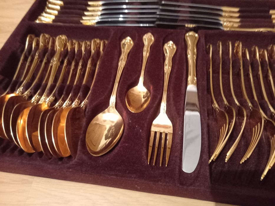 Set  tacâmuri Solingen placat cu aur 23 k, 72 buc