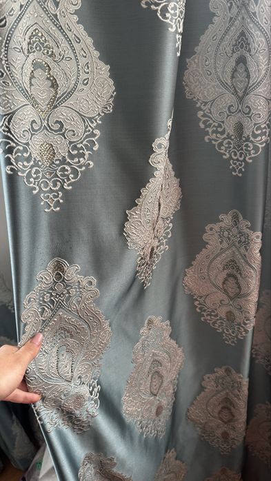 Vand Covor lâna +Perdele brodate turqoise