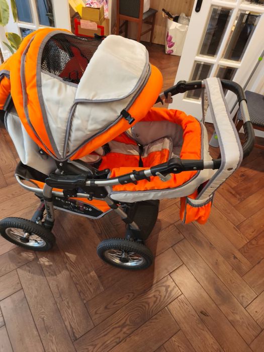 Детская коляска универсальная