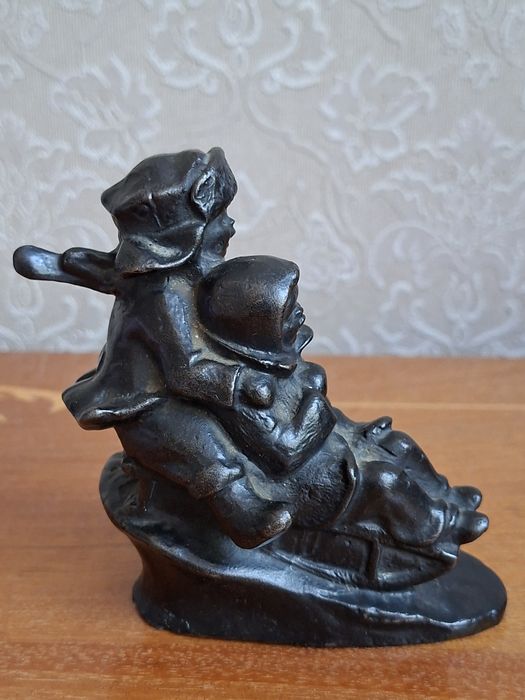 Продам фигурку "Касли"