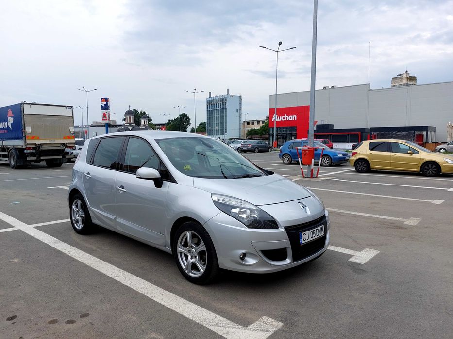 RENAULT Scenic