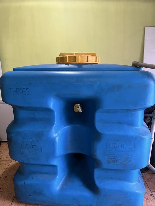 Бак; почти новый