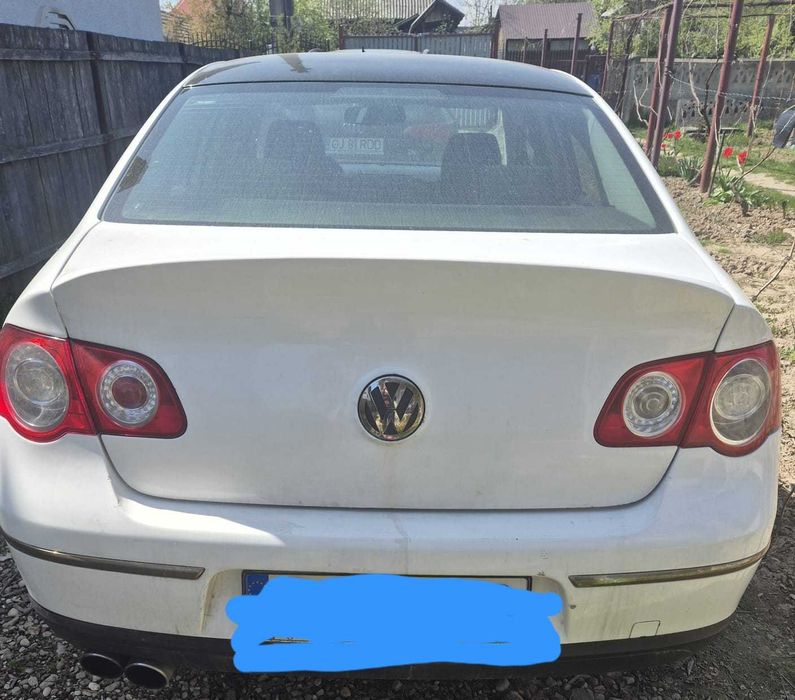 Vreau să vînd un Passat b6