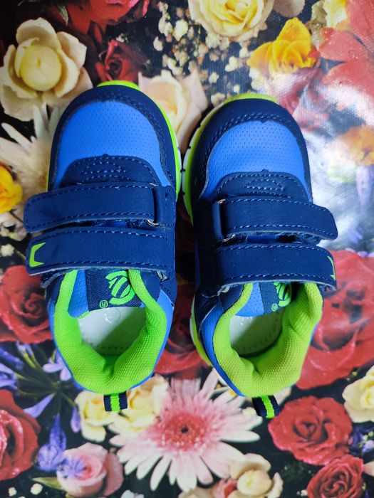 Детски пантофки и маратонки