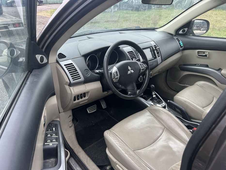 Dezmembrez (piese)Mitsubshi Outlander 2.2  156 cp an 2010-2012  E5