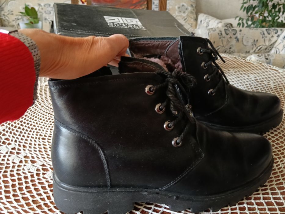 Дамски боти от естествена кожа