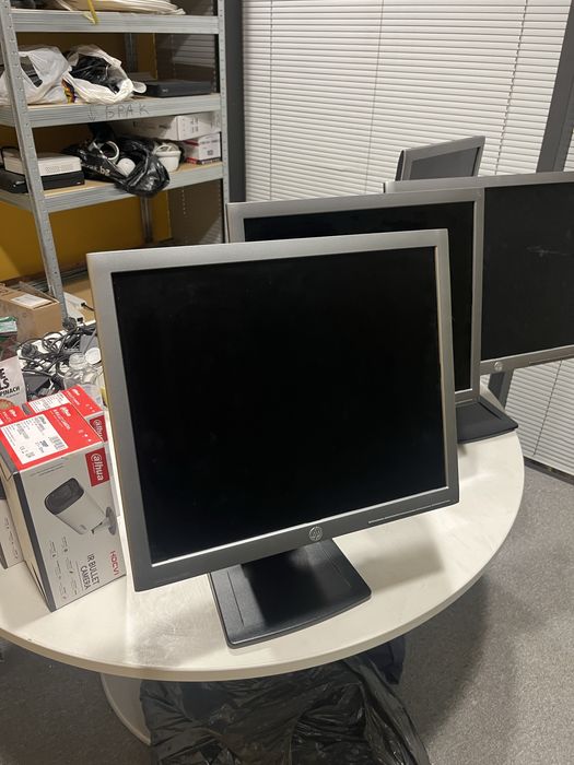 Монитор HP e190i IPS "19 inch"