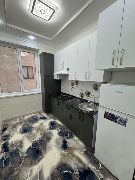 Shahar markazi kritidan 2 xonalik kvartira sotiladi