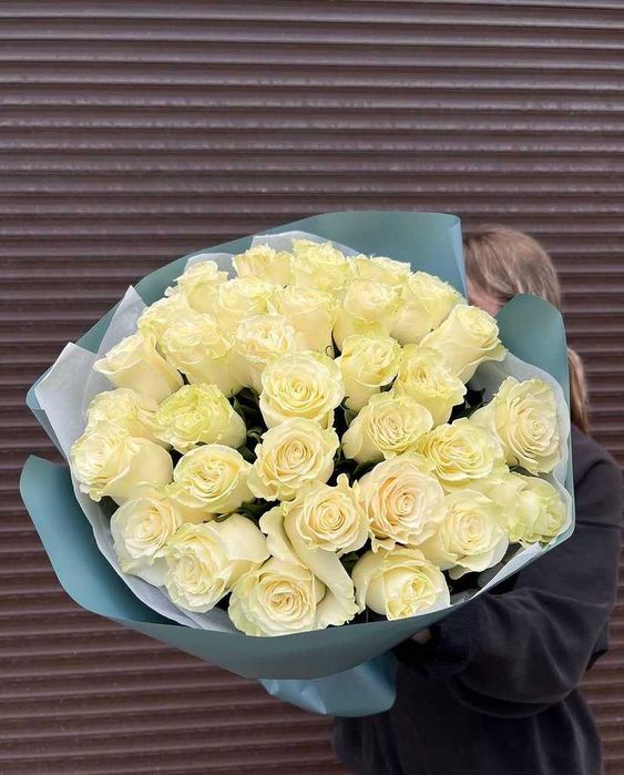 Розы пионы цветы букеты сирень