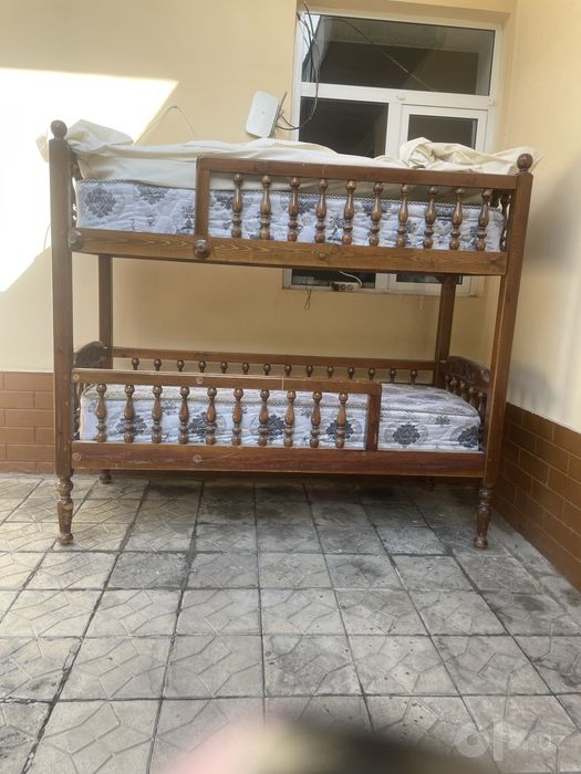 Детскый кроват с матрасом