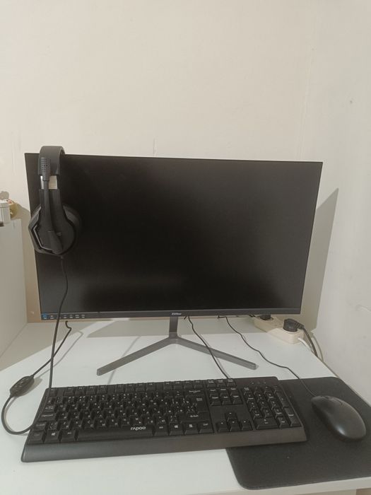 Компьютер игровой(все настроено).Покупала для работы в октябре