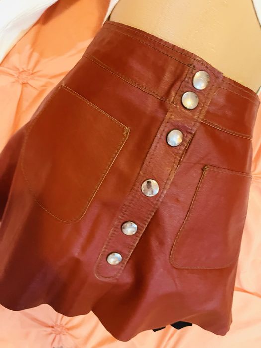 Set fusta piele si bluza