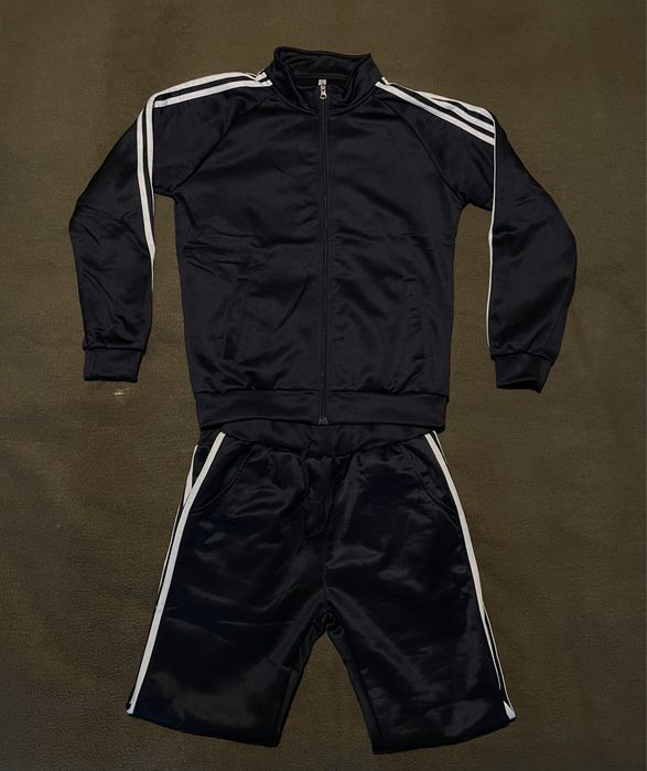 Спортен комплект (горнище + долнище) тъмносин – нов XL (реален M/L)