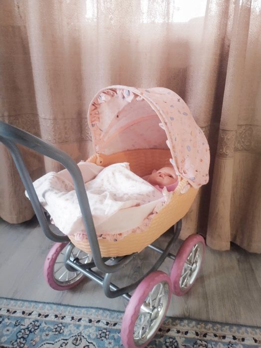 Коляска для кукол