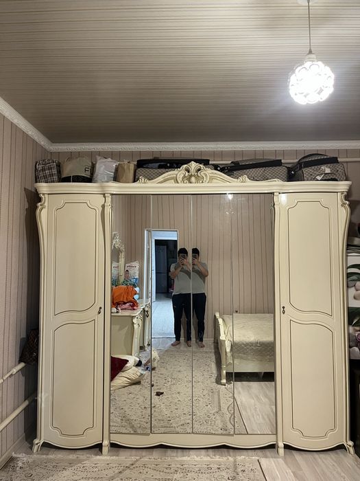 Спальный гарнитур
