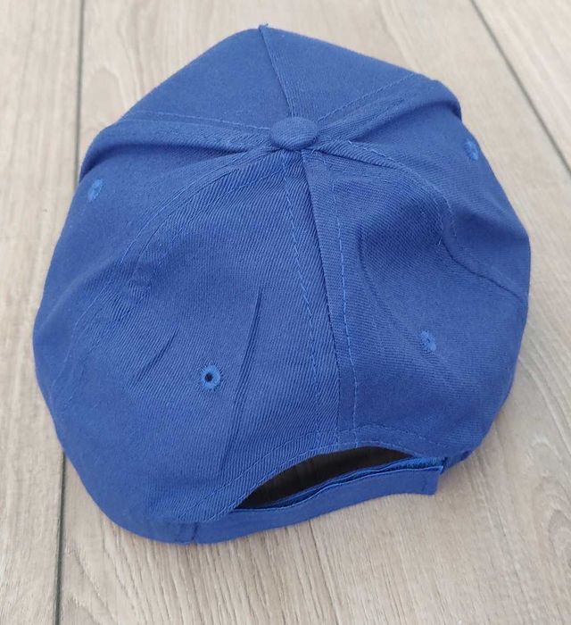 Шапки с козирка - 4 бр.