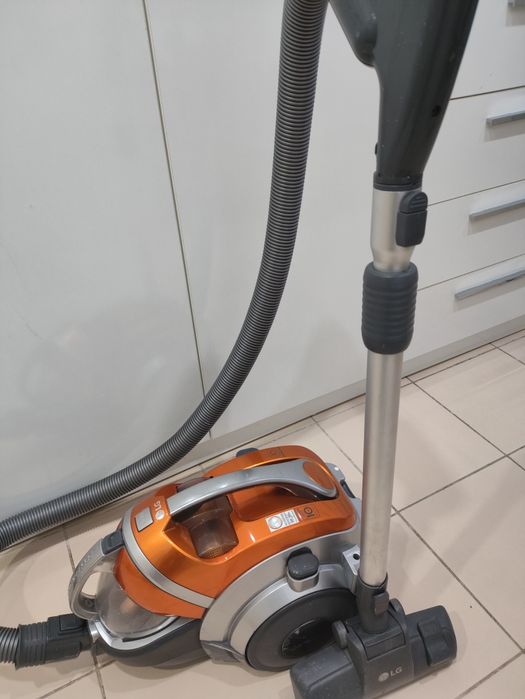 Продам пылесос LG