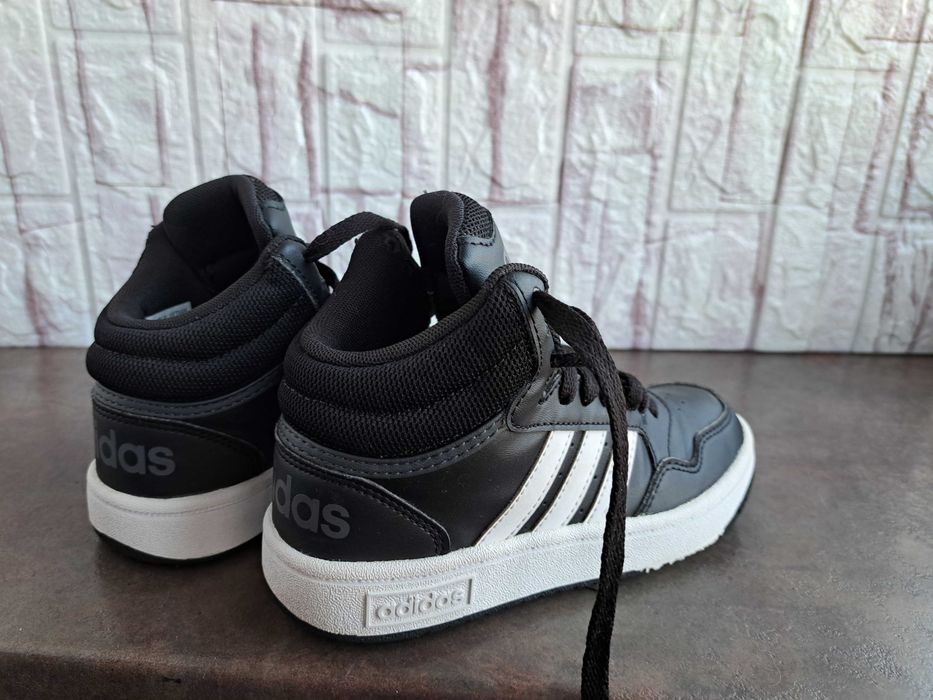 детски маратонки за момче,кецове,спортни обувки,Adidas,номер31,5,адида