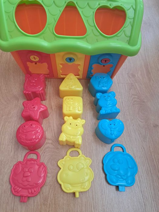 Голяма къща за кукли,различни забавни играчки