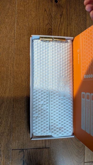 Vând tastatură Logitech Pop Icon Keys US