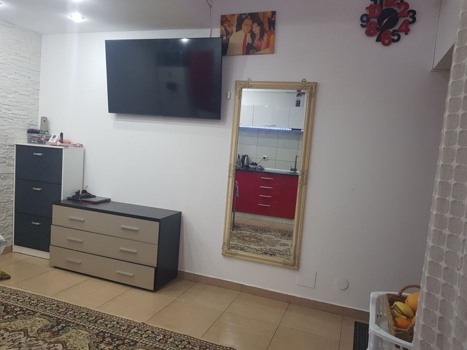 Persoana fizica Vand apartament cu 2 camere