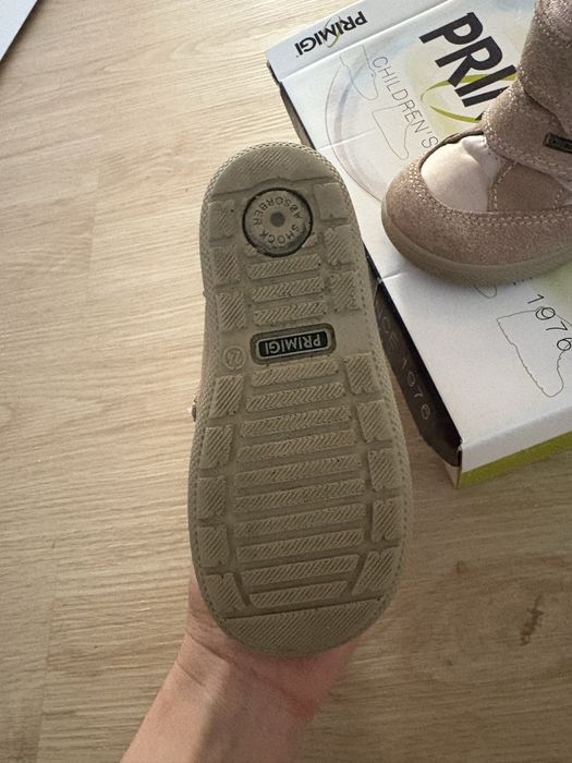 Ghete Primigi imblanite, marime 24, picior lat si pufos