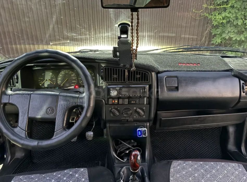 Volkswagen Passat, 1990год