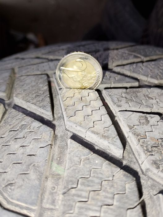 4 броя зимни гуми BRIDGESTONE 275/45 R21