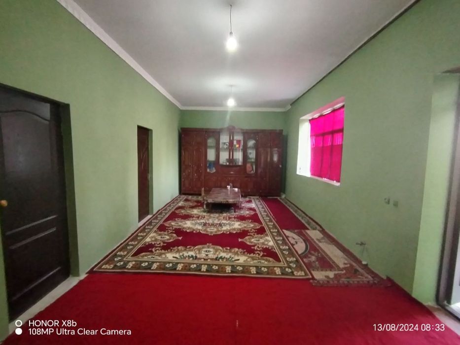 Hovli sotiladi              .