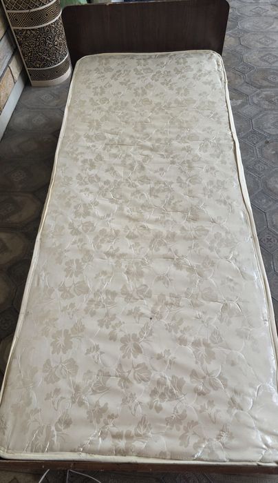 Kravat sotiladi/ крават сотилади.