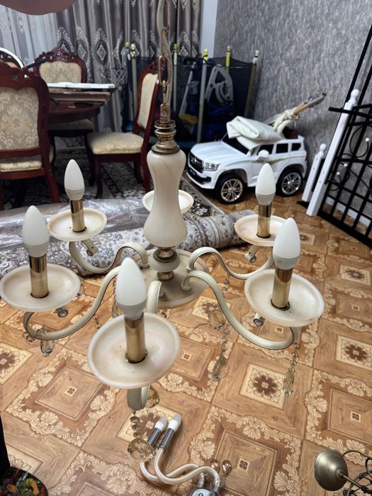 Продам очень красивые люстры