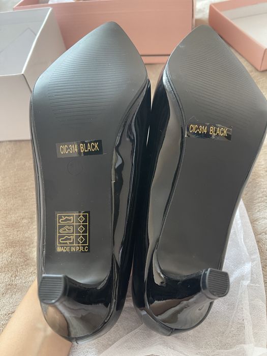 Pantofi noi marimea 38