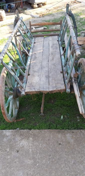 Car/ caruta cu roti de lemn