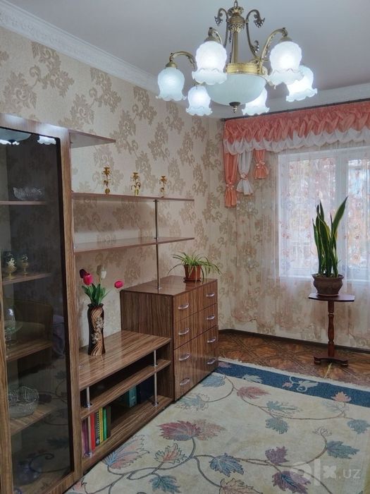 1 комнатная (38кв.м) в 10 микрорайоне (3этаж)