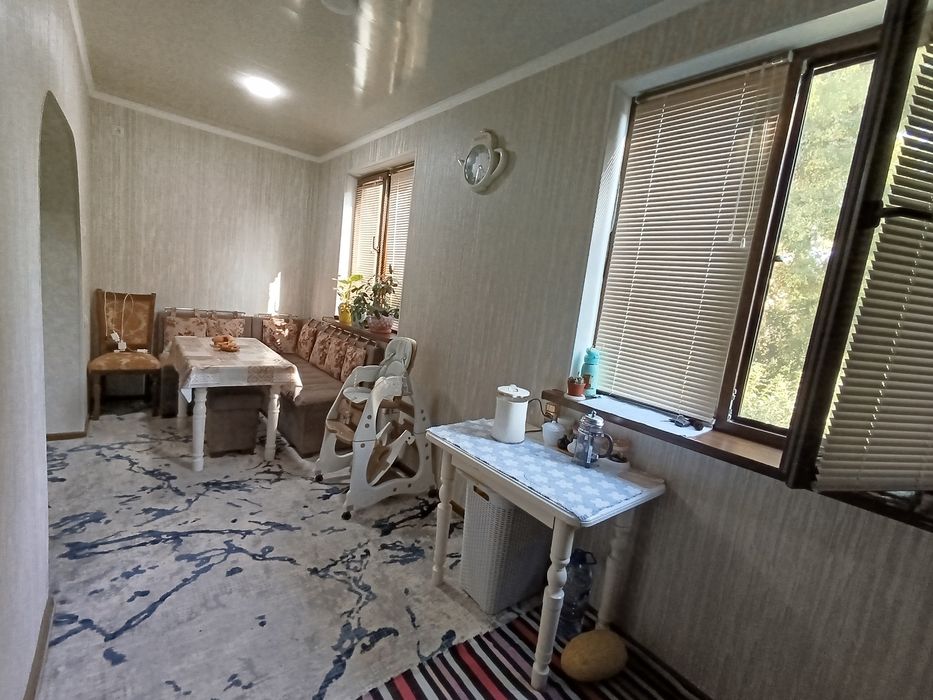 Продается Своя 3х комнатная кв 3/2/4, М-Улугбекский р-н, 7-поликлиника