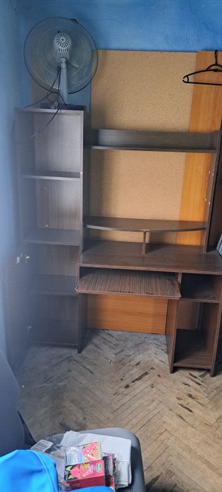 Vând masă de birou!