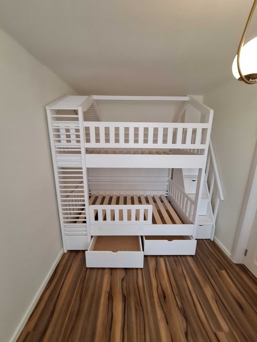 TRANSPORT GRATUIT.Pat etajat din lemn masiv.Cod 4005