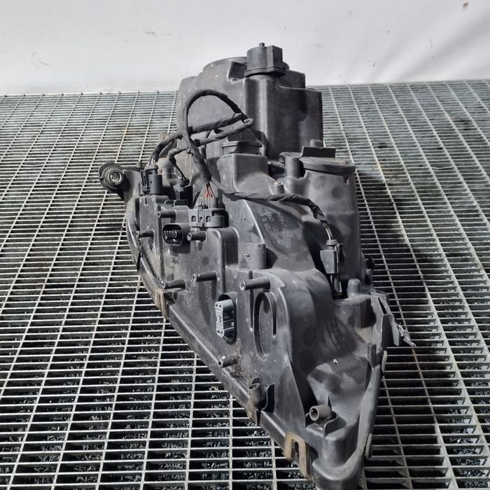 Far Stanga Mercedes ML W164 2005 - 2008 SUV 4 Usi (1446) Xenon