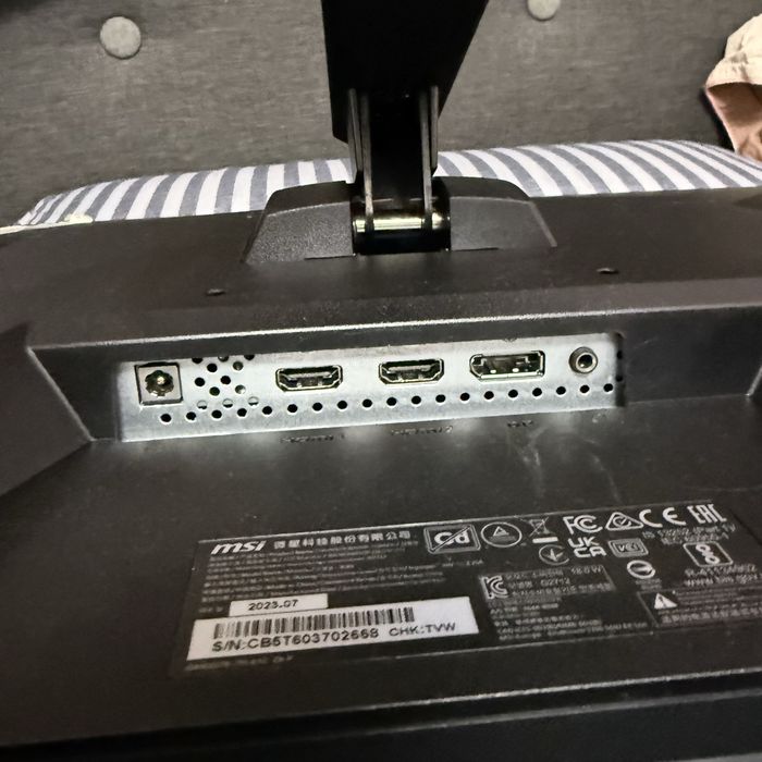 27” MSI 170hz MAG G2712